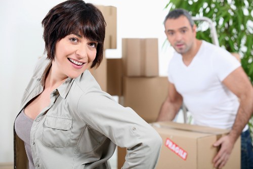 Moving day logistics and storage support for flat removals in Finsburypark